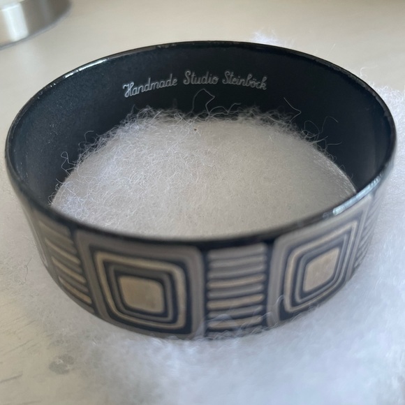 Vintage Handmade Painted Bangle Bracelet - Picture 4 of 4